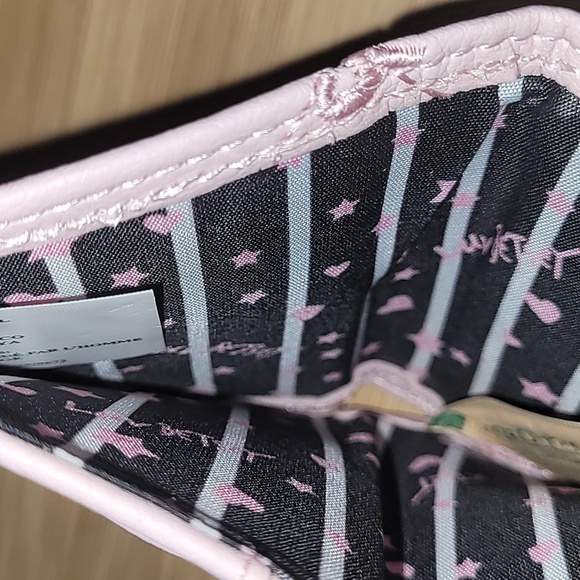 Betsey Johnson Lavendar Compact Wallet - Picture 5 of 6